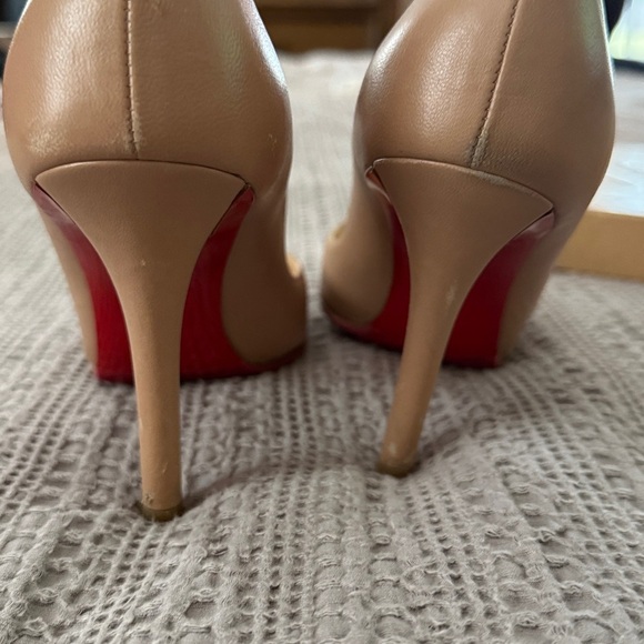 Christian Louboutin Apostrophy Nude 100 NAPPA Pumps - Picture 9 of 11